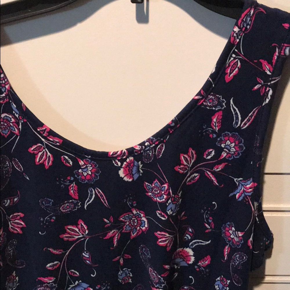 Tank top with floral pattern